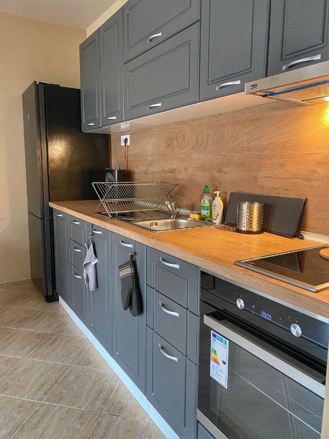 Stylish Urban Apart New 2021 Close To The Beach Варна Экстерьер фото