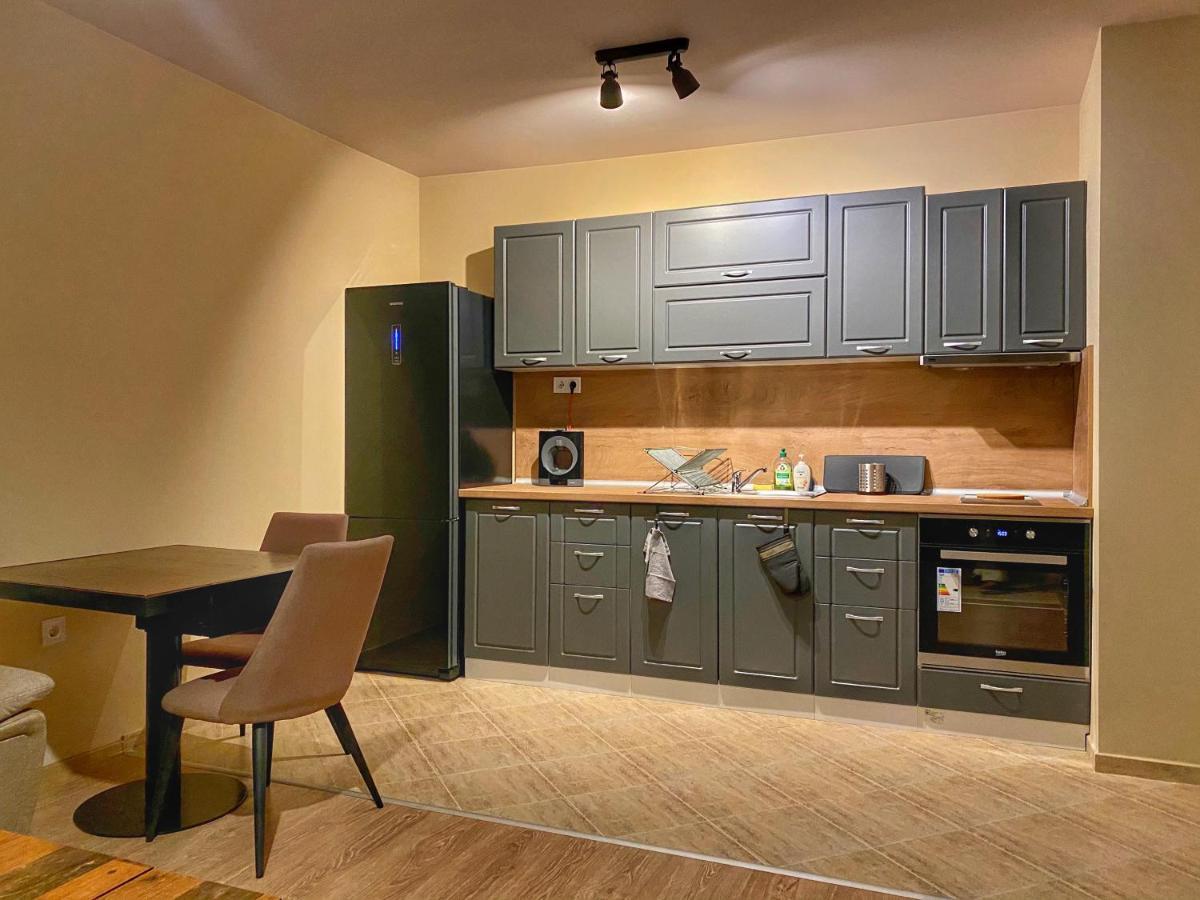 Stylish Urban Apart New 2021 Close To The Beach Варна Экстерьер фото